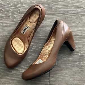 TSUBO Brown woman’s pumps shoes heels-6.5